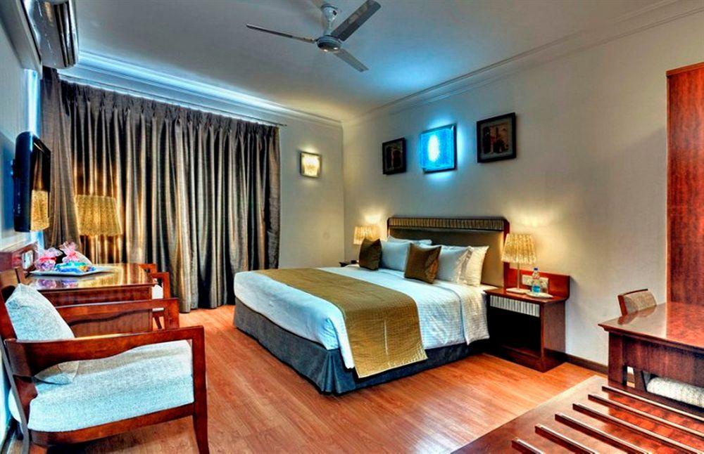 Clubhouse Nami Residency, Ahmedabad Hotel Kültér fotó