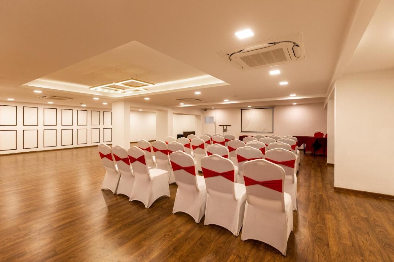 Clubhouse Nami Residency, Ahmedabad Hotel Kültér fotó