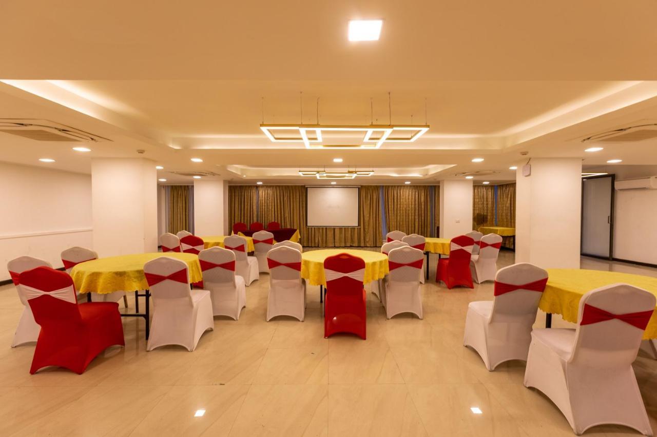 Clubhouse Nami Residency, Ahmedabad Hotel Kültér fotó