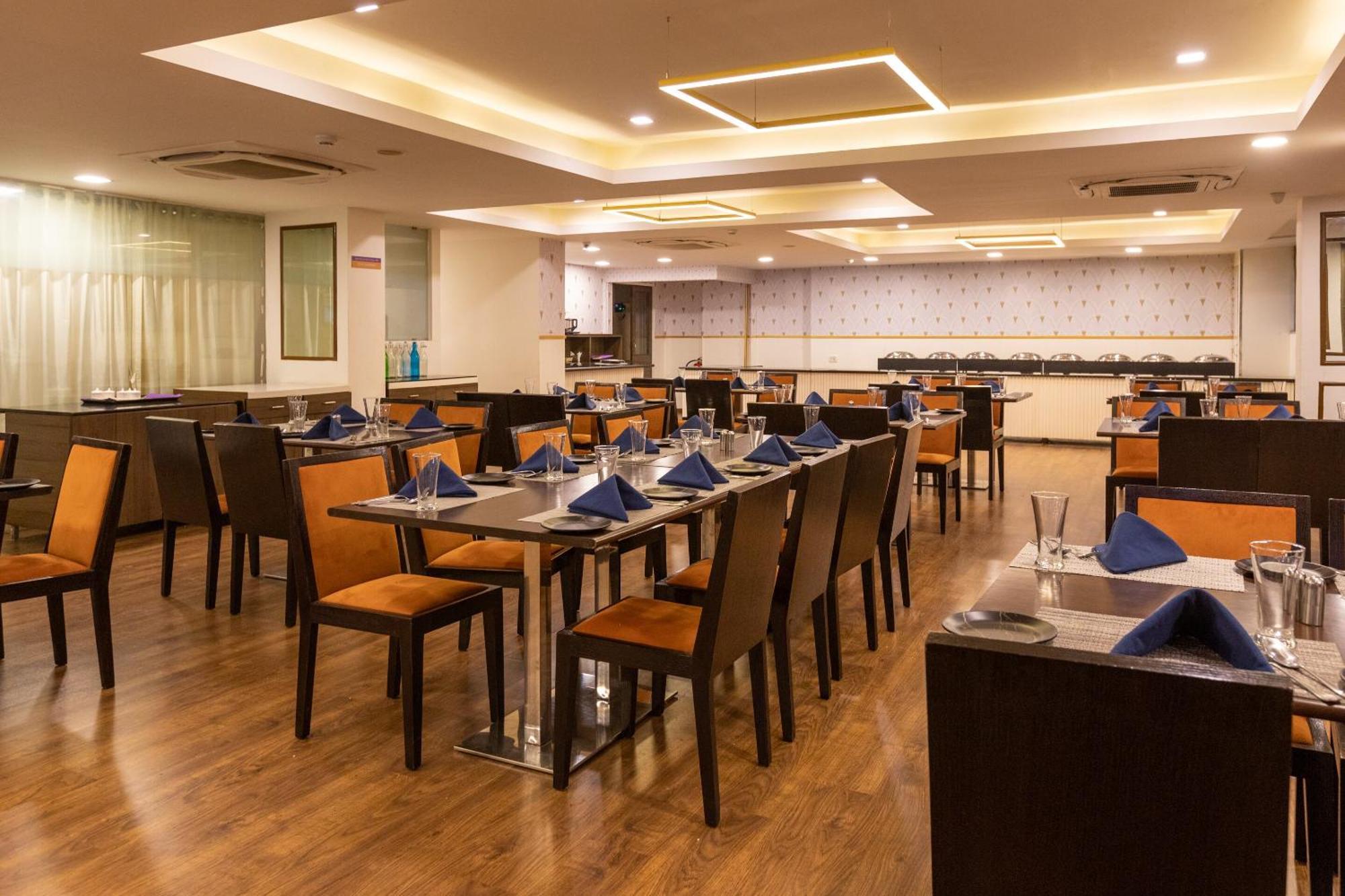 Clubhouse Nami Residency, Ahmedabad Hotel Kültér fotó
