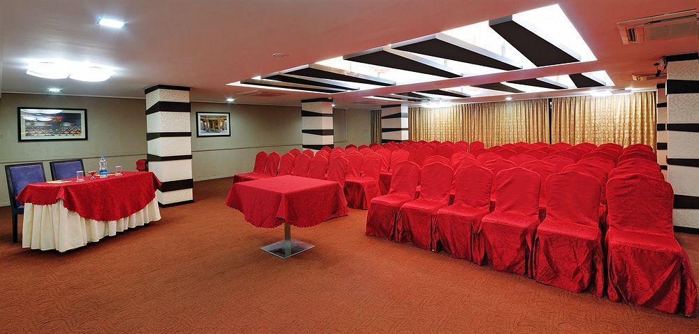 Clubhouse Nami Residency, Ahmedabad Hotel Kültér fotó