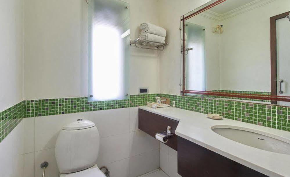 Clubhouse Nami Residency, Ahmedabad Hotel Kültér fotó