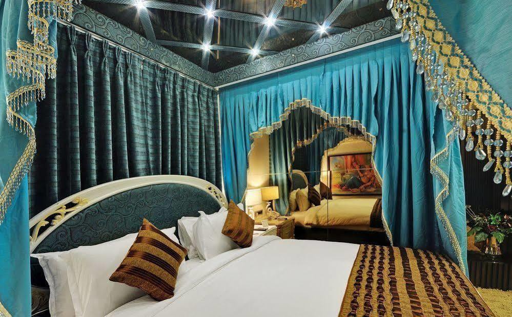 Clubhouse Nami Residency, Ahmedabad Hotel Kültér fotó