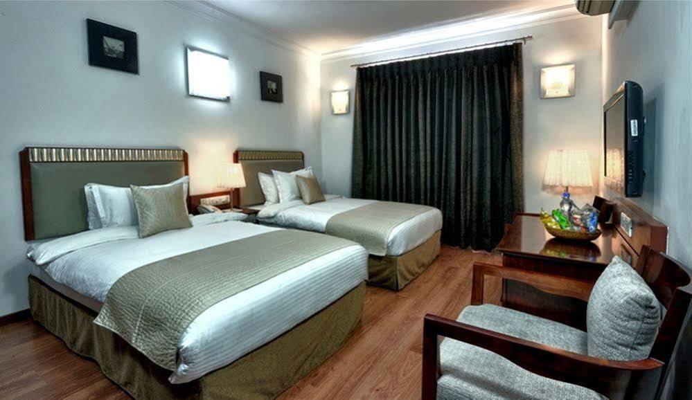 Clubhouse Nami Residency, Ahmedabad Hotel Kültér fotó